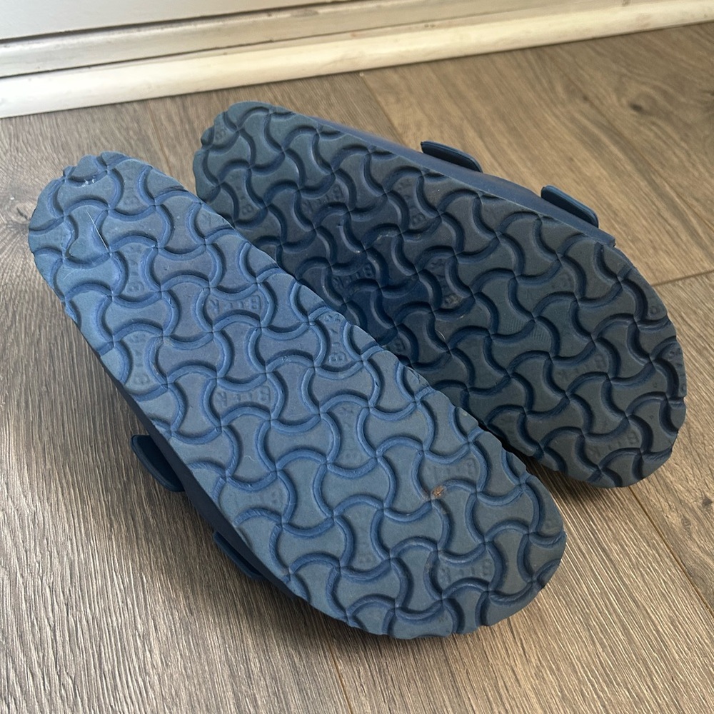 Gently used Birkenstock Arizona - Picture 3 of 4